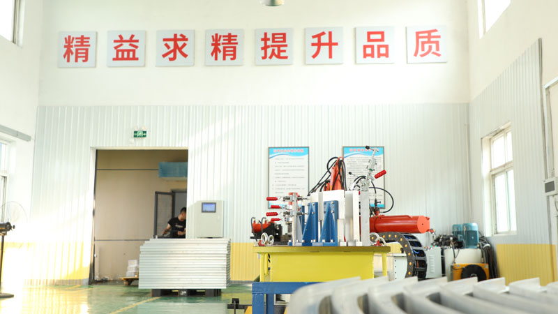 淺談型材拉彎?rùn)C(jī)卷制板材的方法！