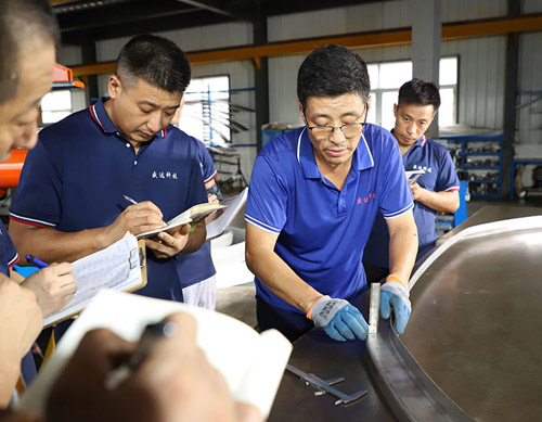 型材拉彎廠深入學思踐悟黨的二十大精神，盛達人懷抱夢想，腳踏實地干工作，因熱愛拉彎而奮斗！