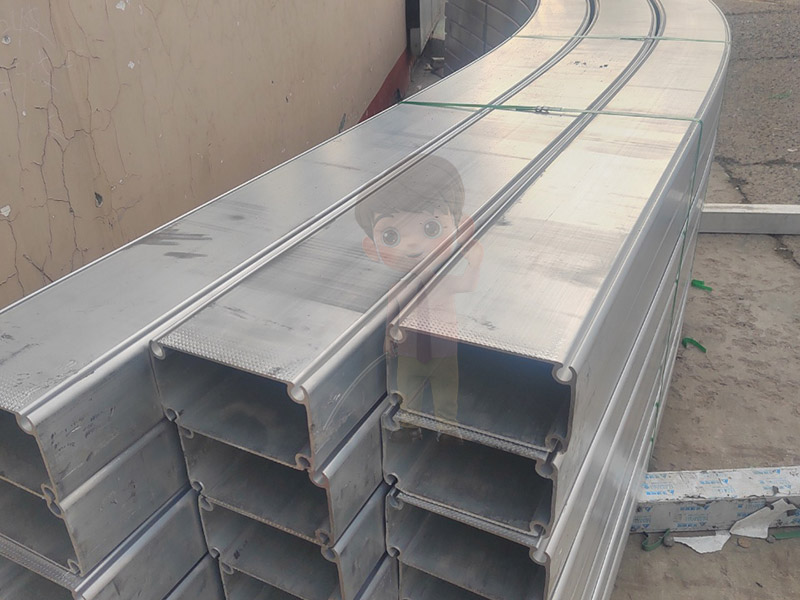 多元化產(chǎn)品線解析：北京拉彎廠在建筑、汽車及航空行業(yè)的應(yīng)用實(shí)例