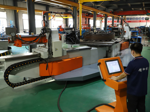 北京拉彎加工廠如何保障員工在使用拉彎機的作業(yè)時的安全？